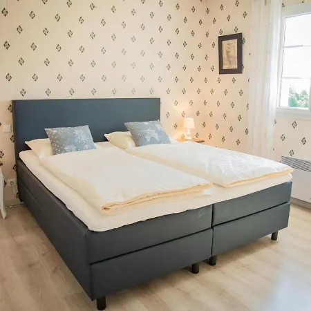 De * Montaigu-de-Quercy